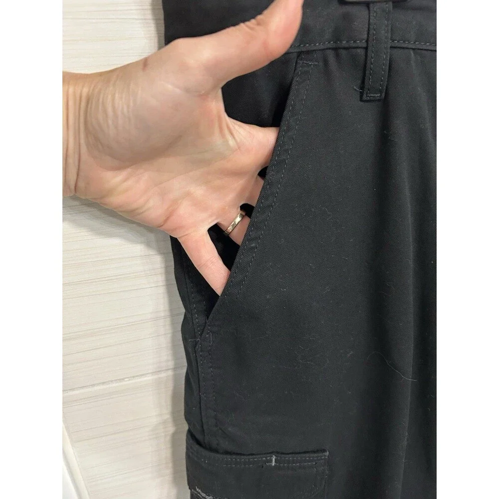 New Wrangler Black Cargo Utility Shorts Men 36, 9